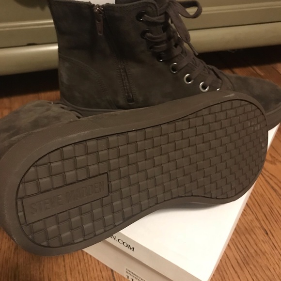 2 NWT MENS PAIR SUEDE SHOES - Picture 4 of 7